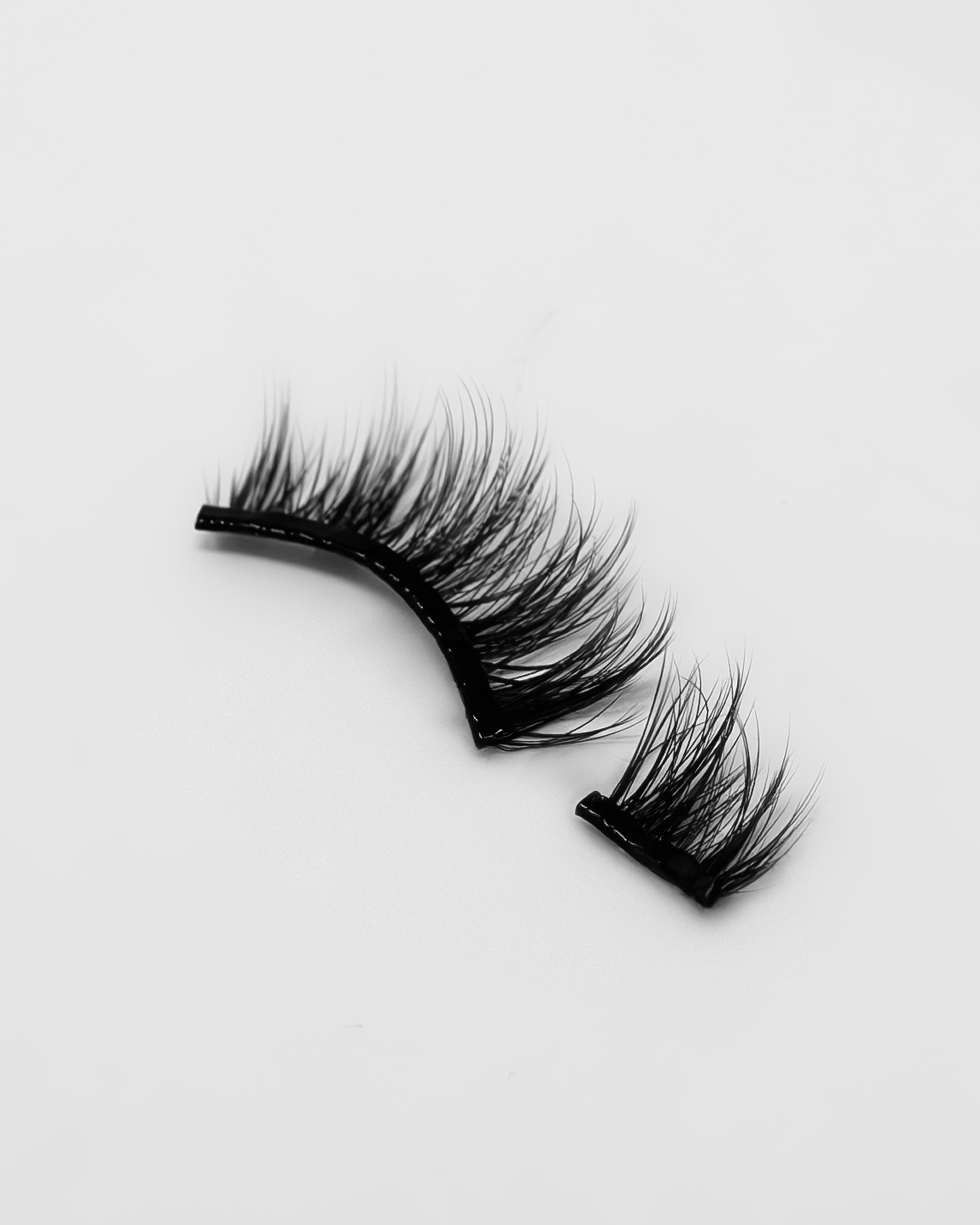 Ebe Half Lashes - Yana - Wispy Short